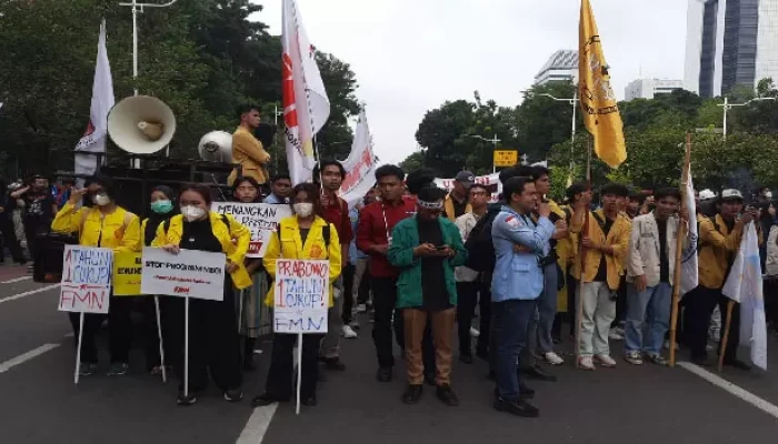 Demo 1 Tahun Prabowo, BEM SI Minta Pecat Bahlil hingga Natalius Pigai